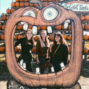 Meet your Posher, Stephanie